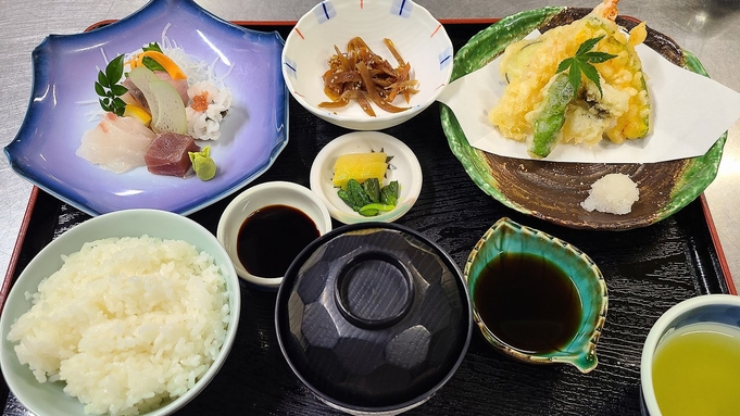 【朝夕食付】『館内でご湯っくり♪』夕食は旬のお刺身・天ぷら-定番「和定食」-◎ご飯お替り可◎生中半額